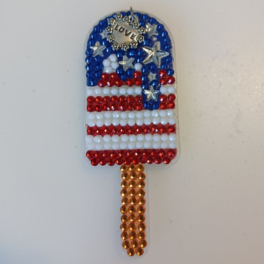 Ice cream magnet with metal heart charm